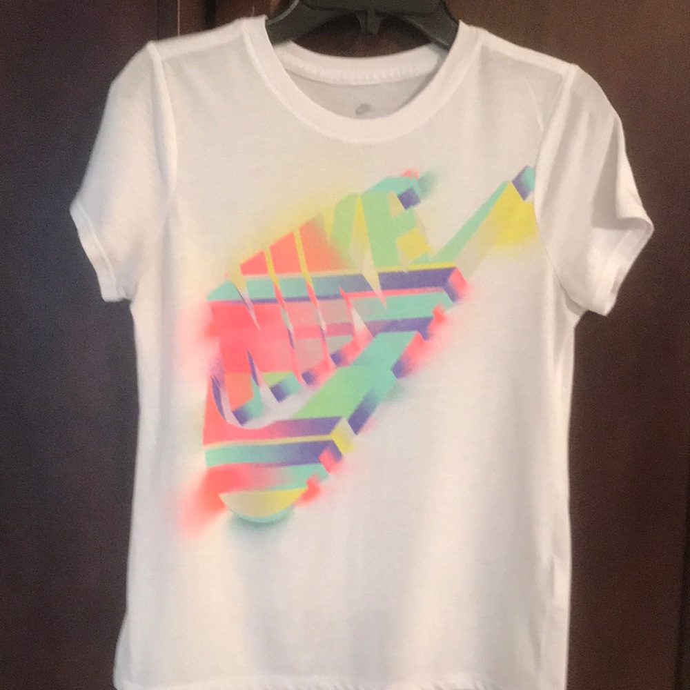 Nike short sleeve shirt